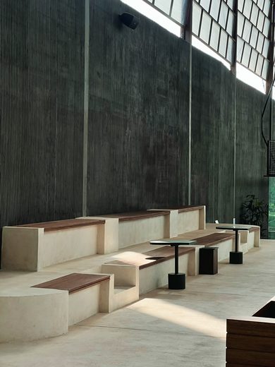Court-side seating, Bali