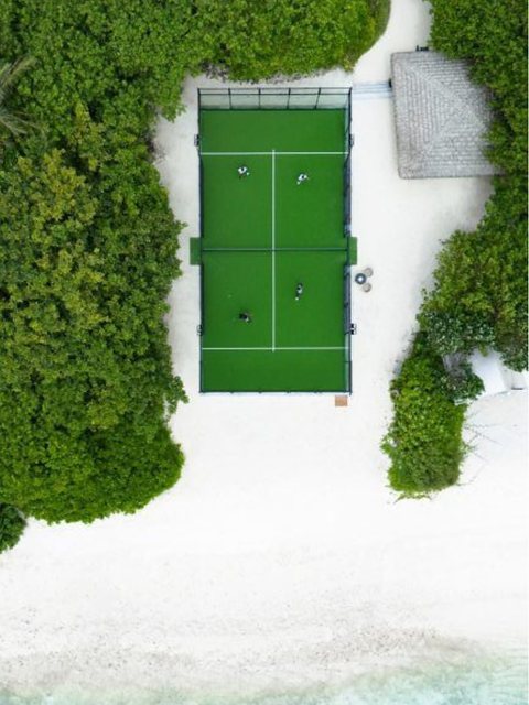 Island court